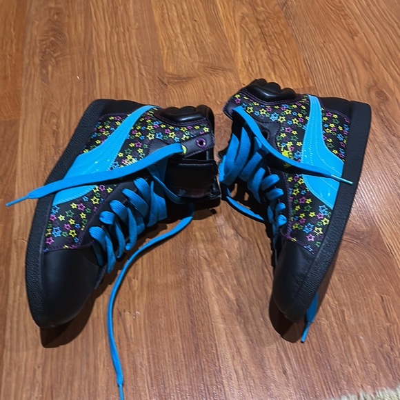 Sneakers - Picture 3 of 7